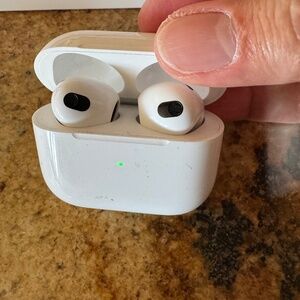 Apple AirPods 3rd Generation with Lightning Charging Case MPNY3AM/A - used